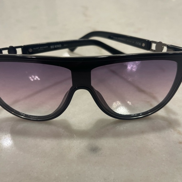 KURT GEIGER SUNNY DAYS BLACK SUNGLASSES!!!! New!! - Picture 3 of 5